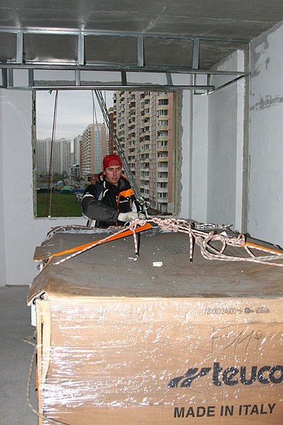альпинисты для поднятия грузов в окно в Москве